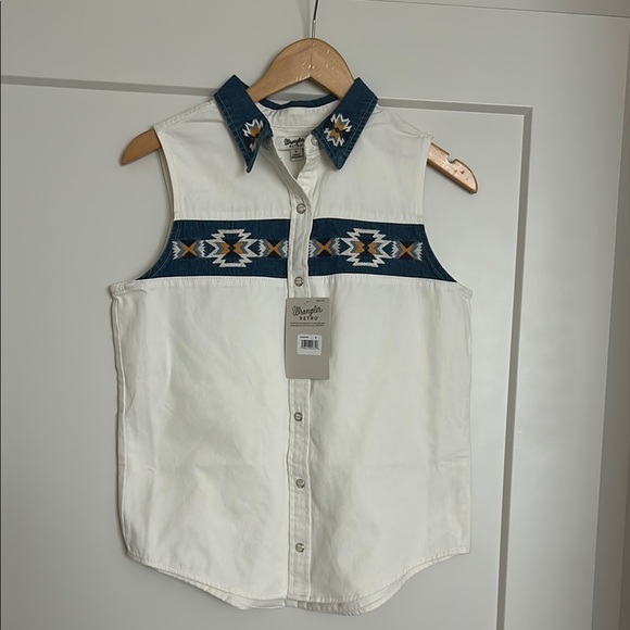 WRANGLER SHIRT TOP BLOUSE SIZE SIZE S NWT - Picture 1 of 7